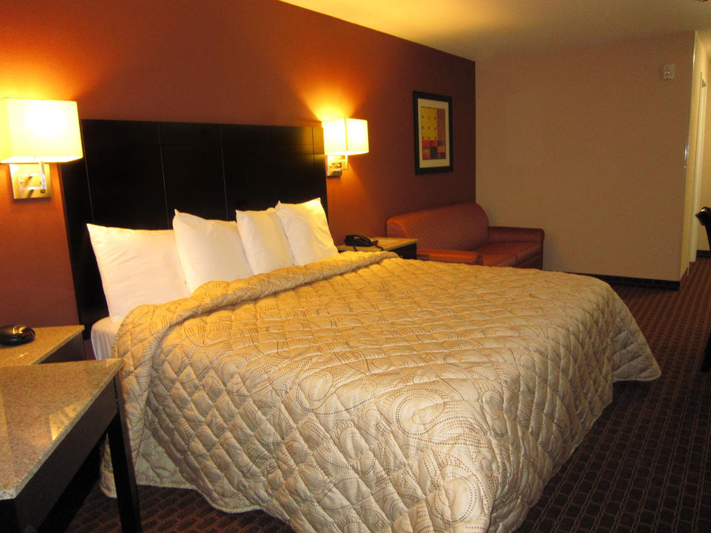 Red Carpet Inn And Suites Monmouth Junction Quarto foto