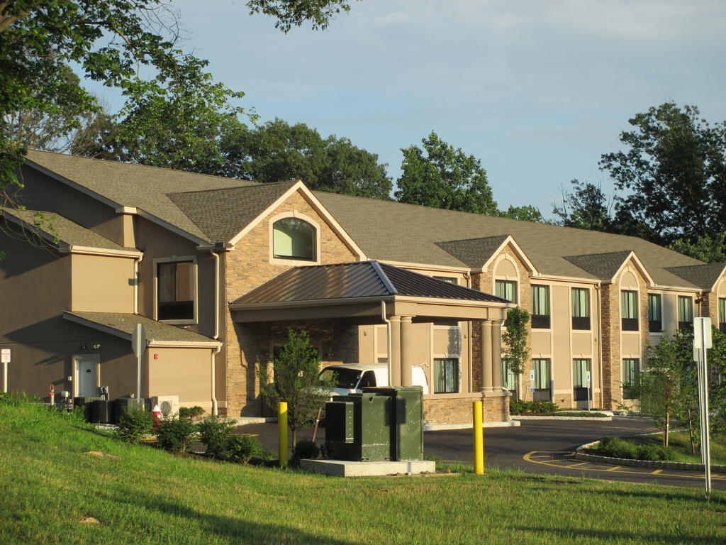 Red Carpet Inn And Suites Monmouth Junction Exterior foto
