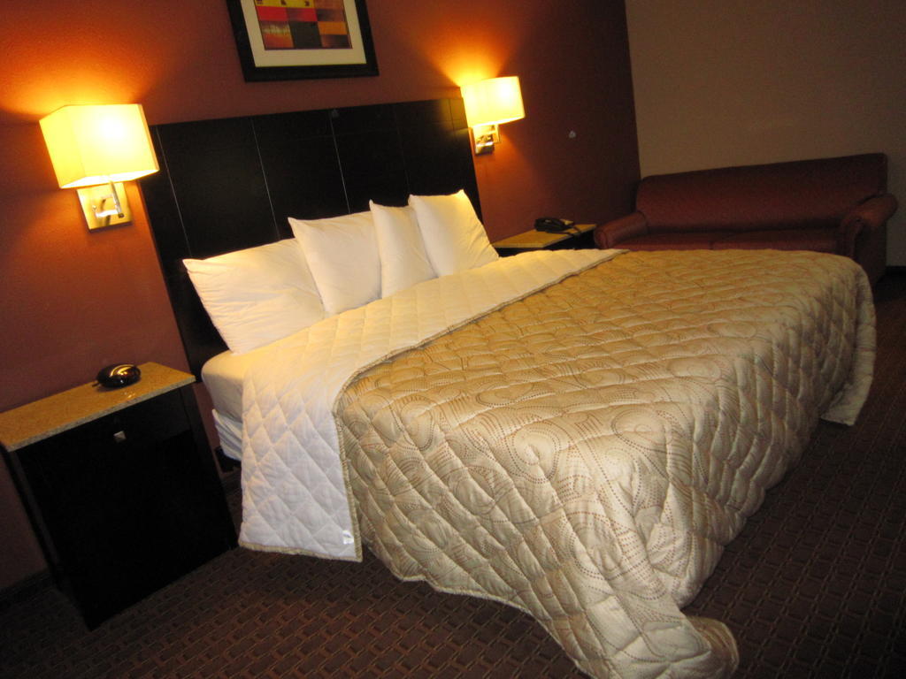Red Carpet Inn And Suites Monmouth Junction Quarto foto