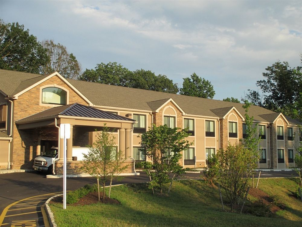 Red Carpet Inn And Suites Monmouth Junction Exterior foto